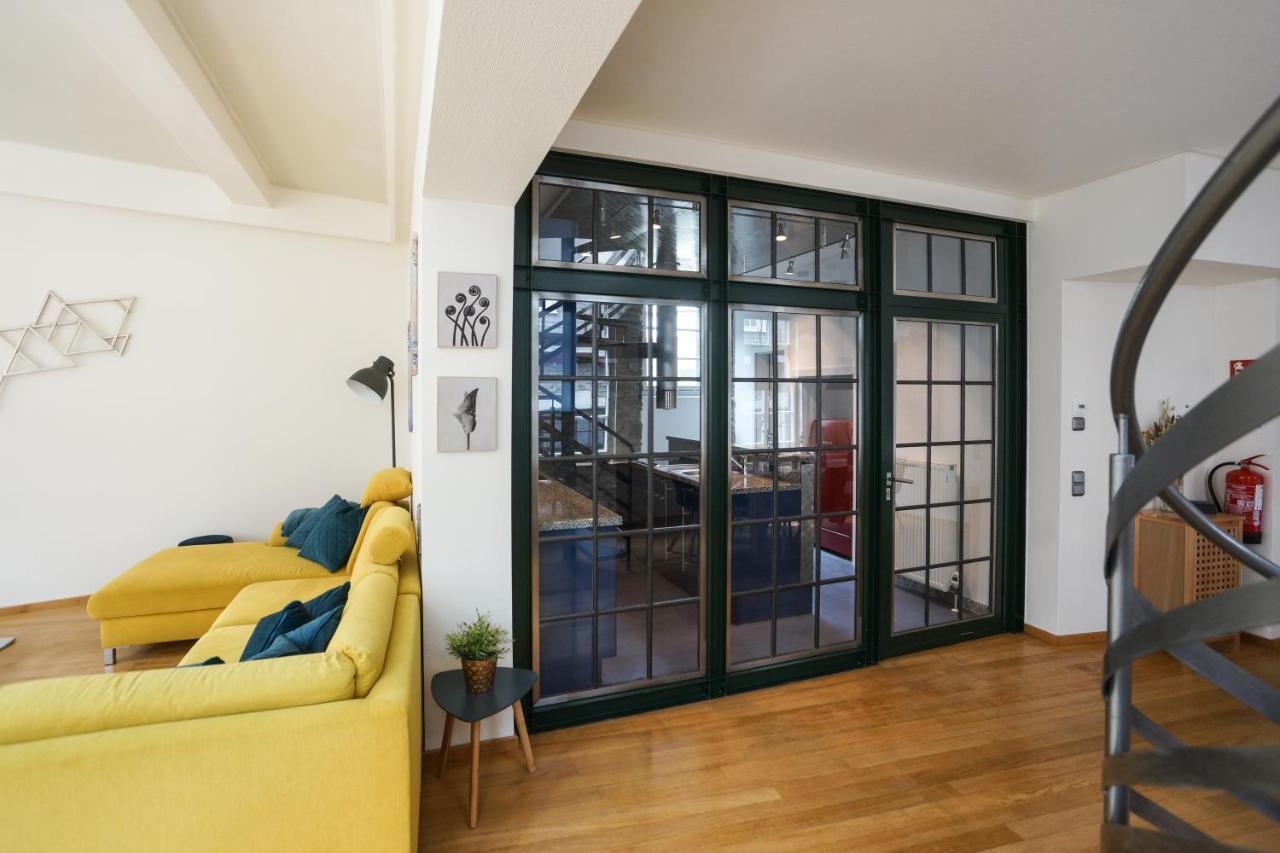 Loft13 Traumhafte Wohnung Mit Terrasse Fuer 8 Gaeste Monschau Esterno foto