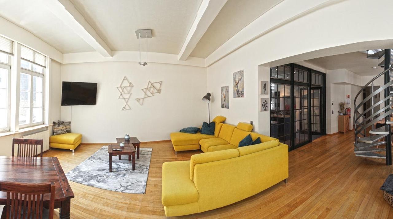 Loft13 Traumhafte Wohnung Mit Terrasse Fuer 8 Gaeste Monschau Esterno foto