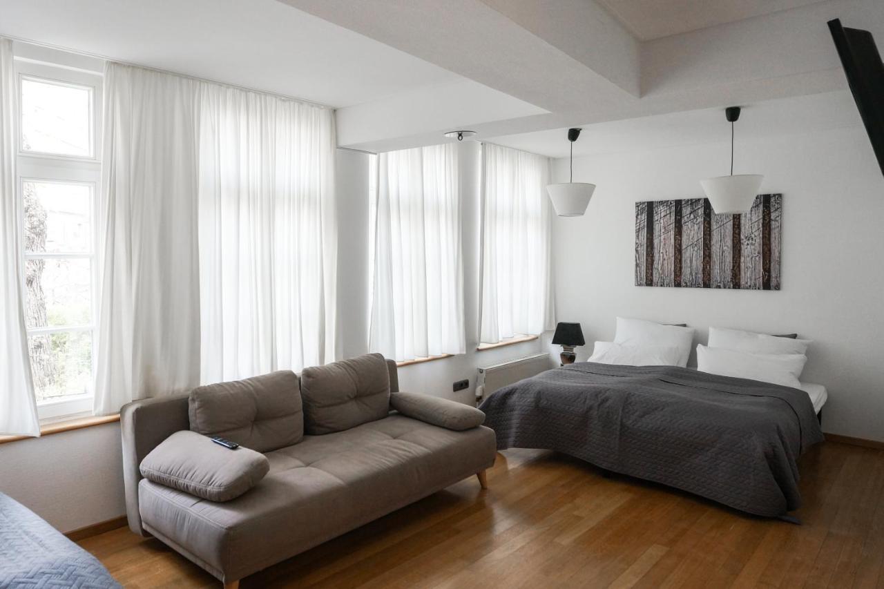 Loft13 Traumhafte Wohnung Mit Terrasse Fuer 8 Gaeste Monschau Esterno foto